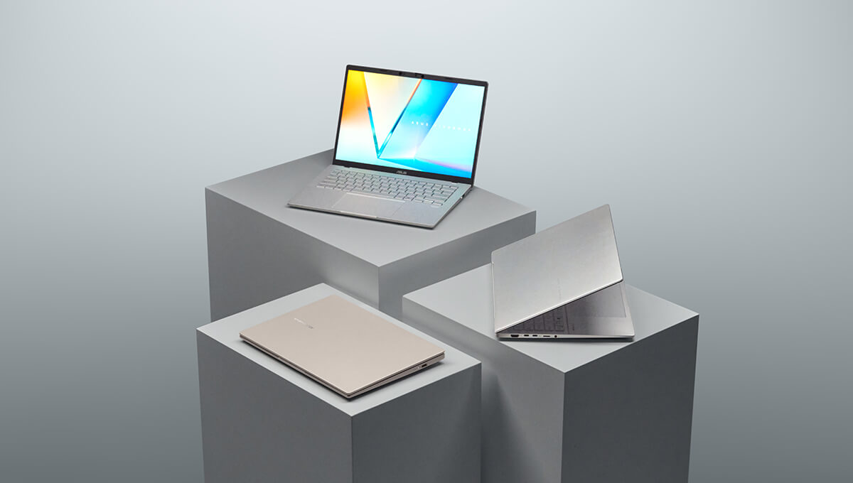 ASUS Laptops on pedestal display.