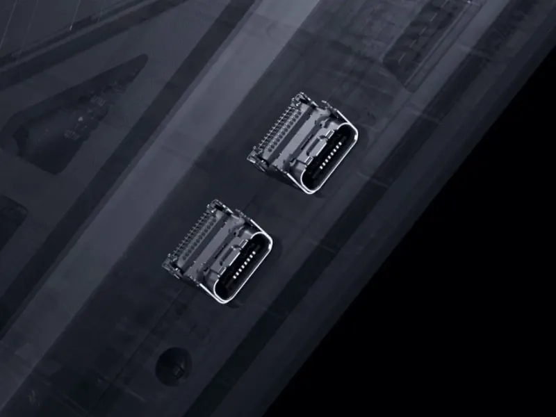 Două porturi USB Type-C pe partea laterală a unui laptop ROG Strix.