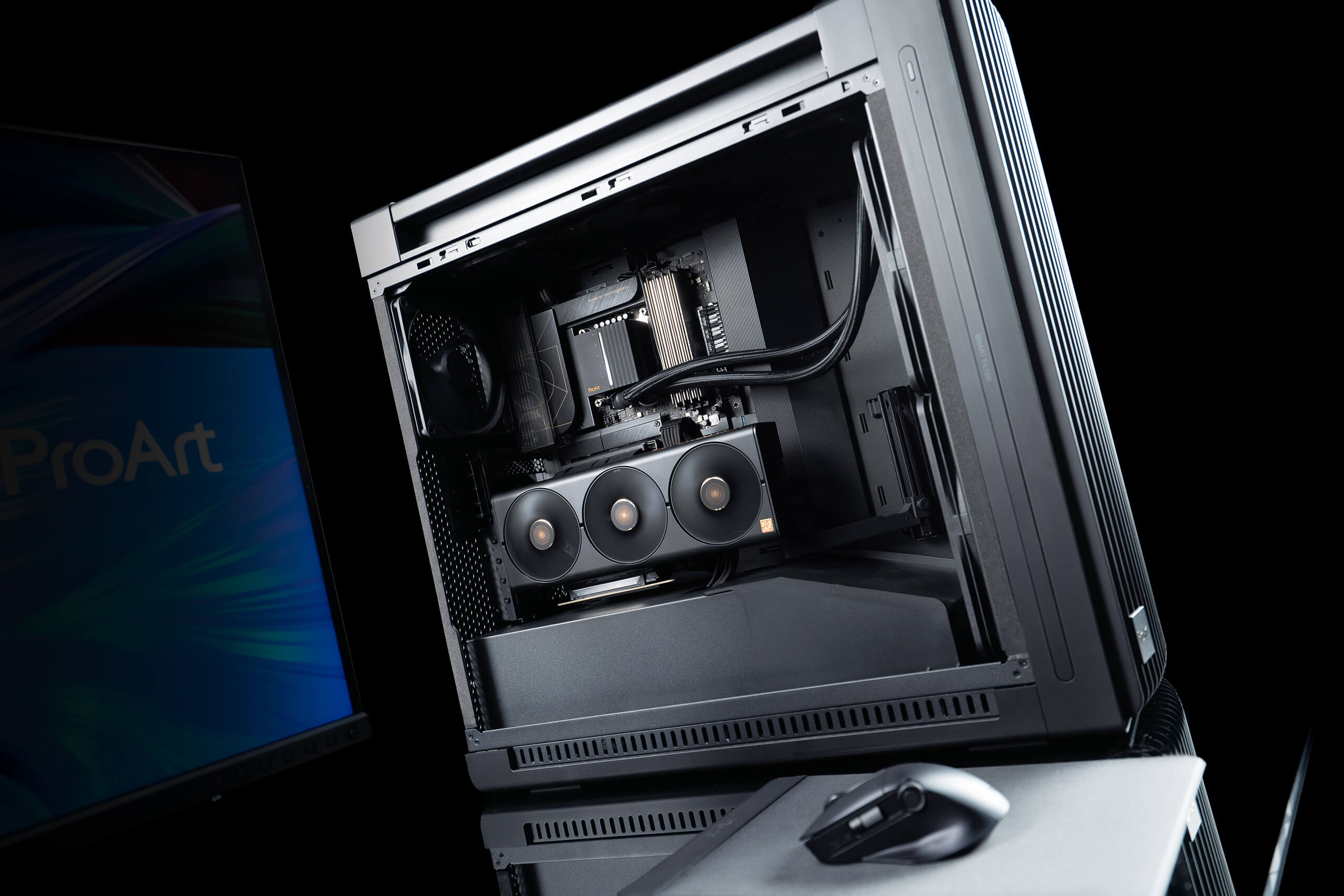 Foto em &acirc;ngulo de 45 graus do ProArt LC 360 PC Build.