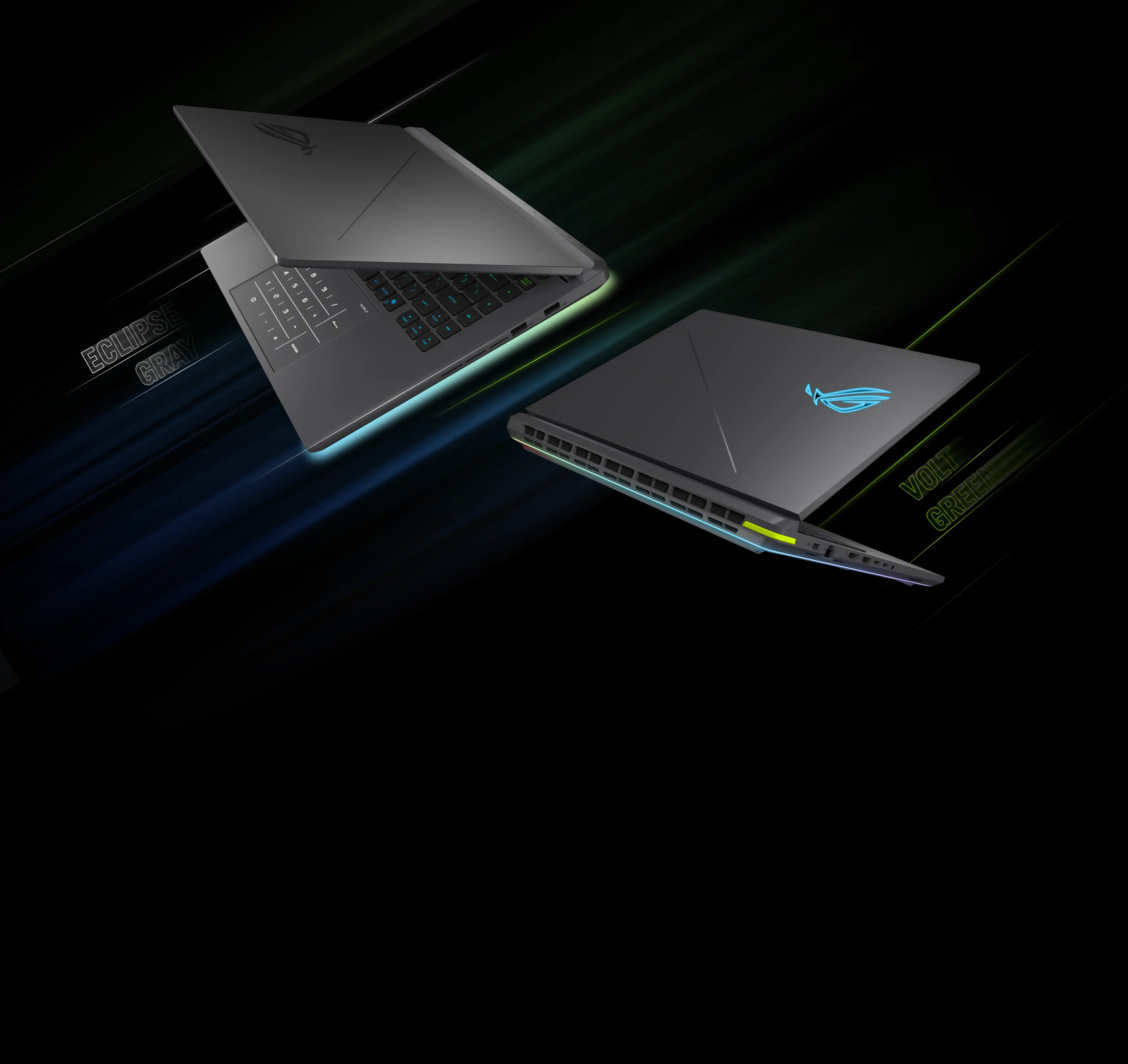 Dva ROG Strix laptopa plutaju na crnoj pozadini sa delimično otvorenim poklopcima.