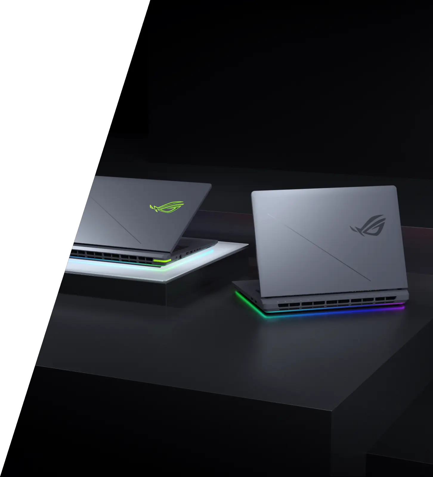 Zadnja ivica ROG Strix laptopa sa malo otvorenim poklopcem.