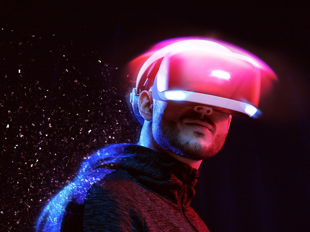 WiFi 7 for gaming scenario with a man wearing a VR headset